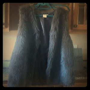 Gray fur vest 3x